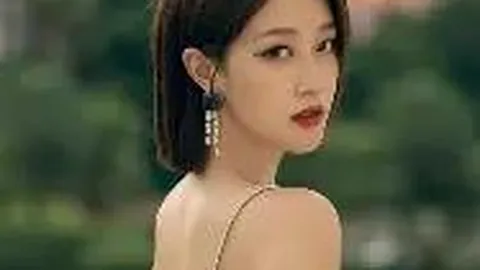 《王者荣耀》选手涉嫌作弊并侮辱镜头，遭即时替换离场